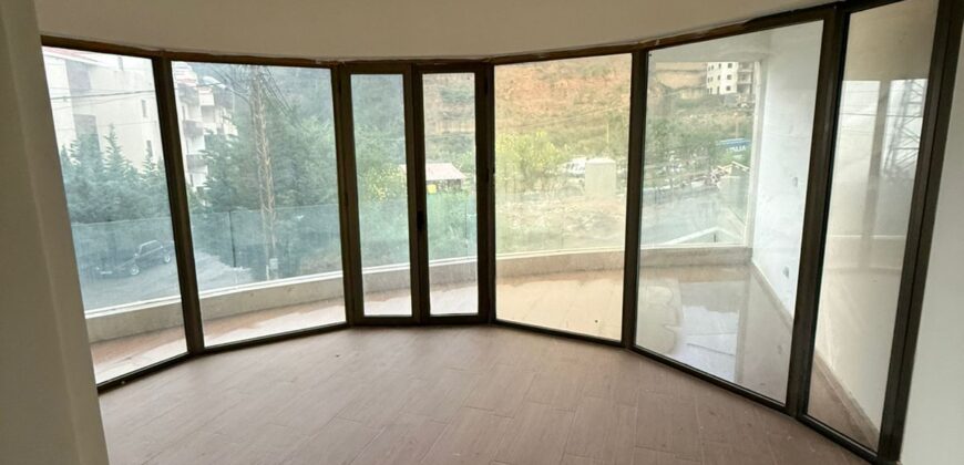 For Sale: Apartment in Mansourieh