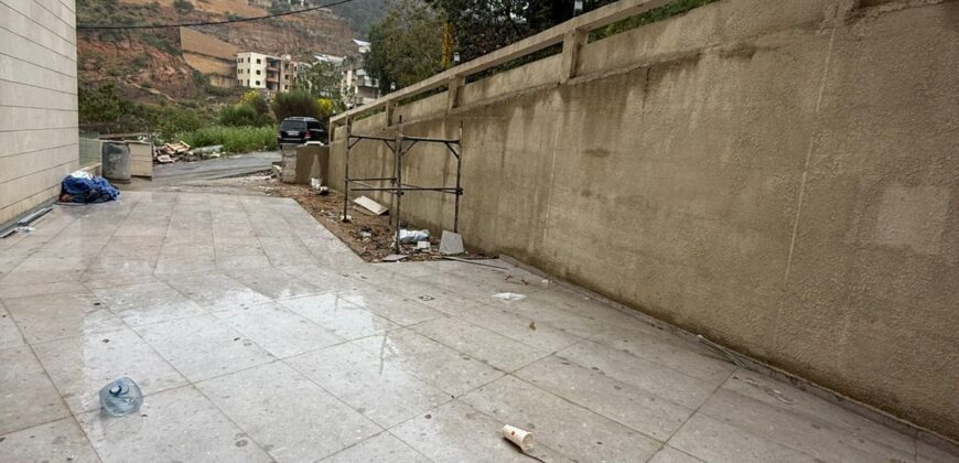 For Sale: Apartment in Mansourieh