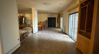 For Sale: Showrroom in Mansourieh