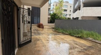 For Sale: Apartment in Mansourieh
