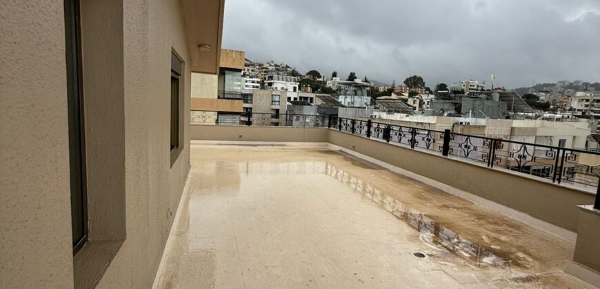 For Sale: Apartment in Mansourieh