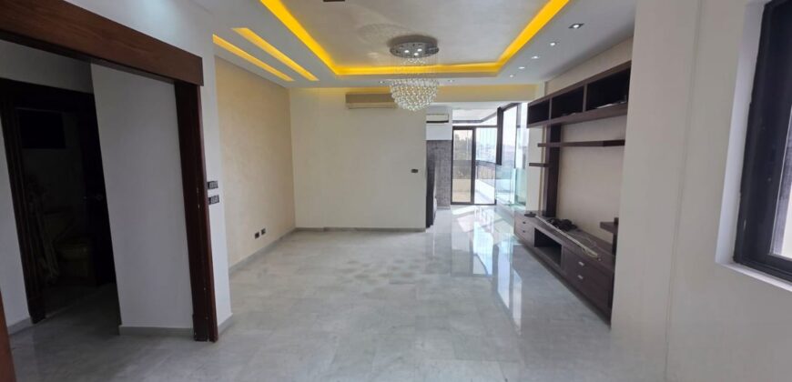 For Sale: Apartment in Horsh Tabet