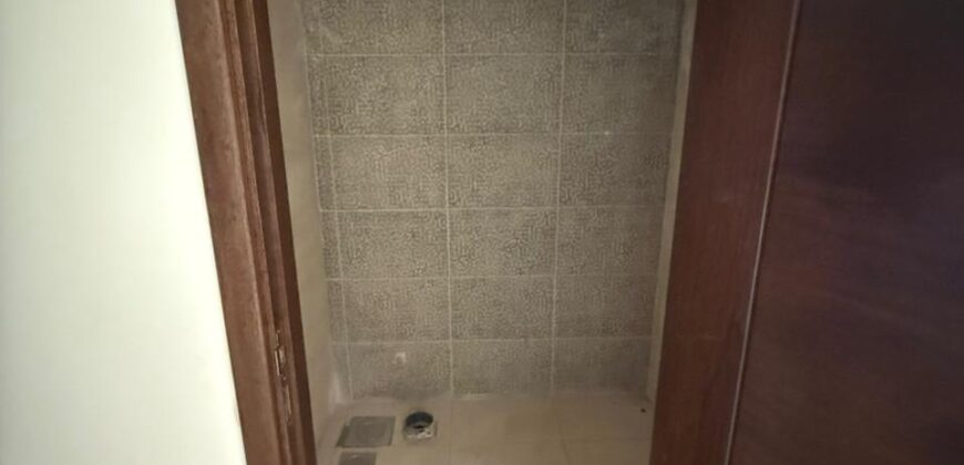 For Sale: Apartment in Dekweneh