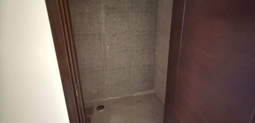 For Sale: Apartment in Dekweneh