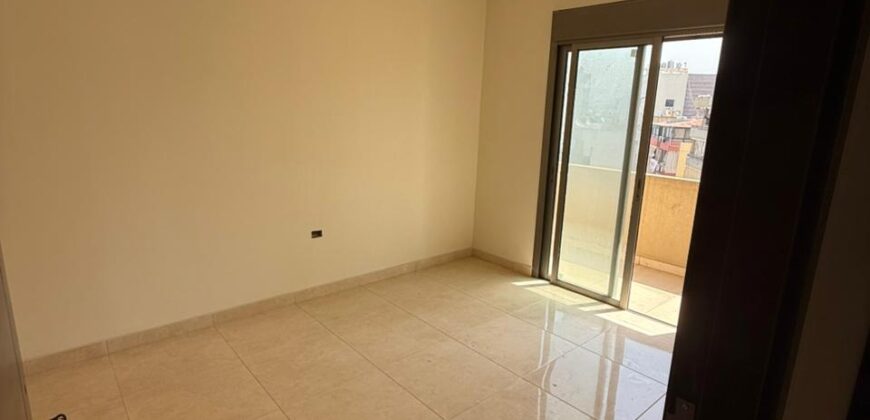 For Sale: Apartment in Dekweneh