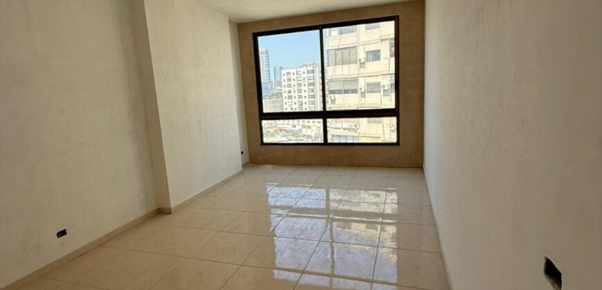 For Sale: Apartment in Dekweneh