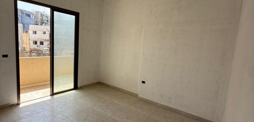 For Sale: Apartment in Dekweneh
