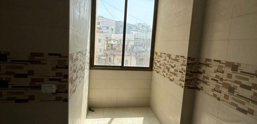 For Sale: Apartment in Dekweneh
