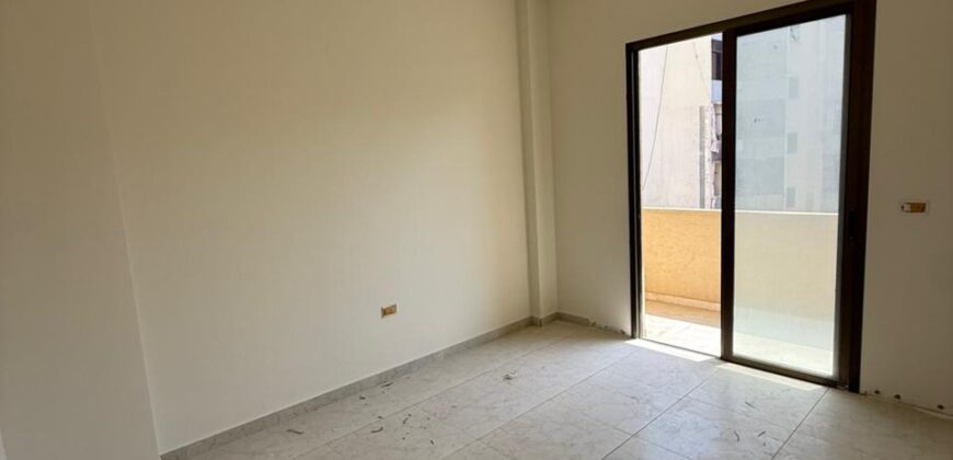 For Sale: Apartment in Dekweneh