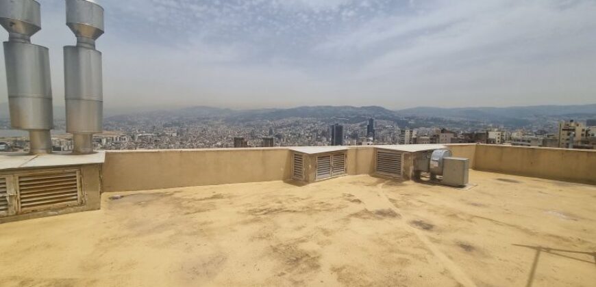 For Sale: Apartment in Achrafieh