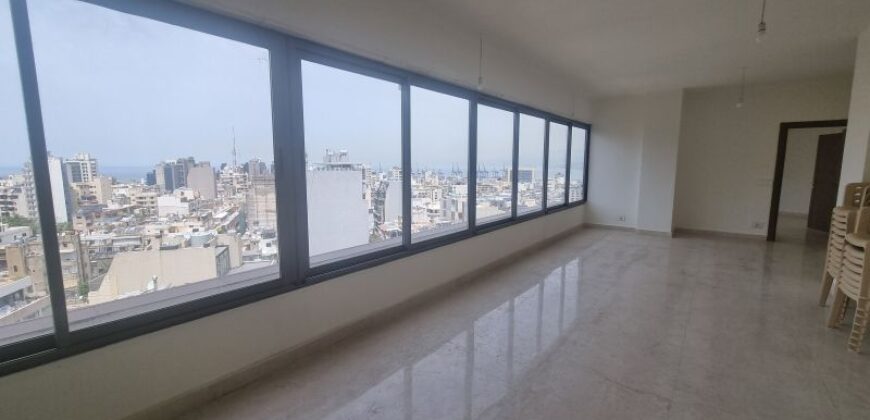 For Sale: Apartment in Achrafieh