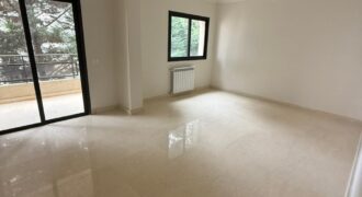 For Sale: Apartment in Ain Najem
