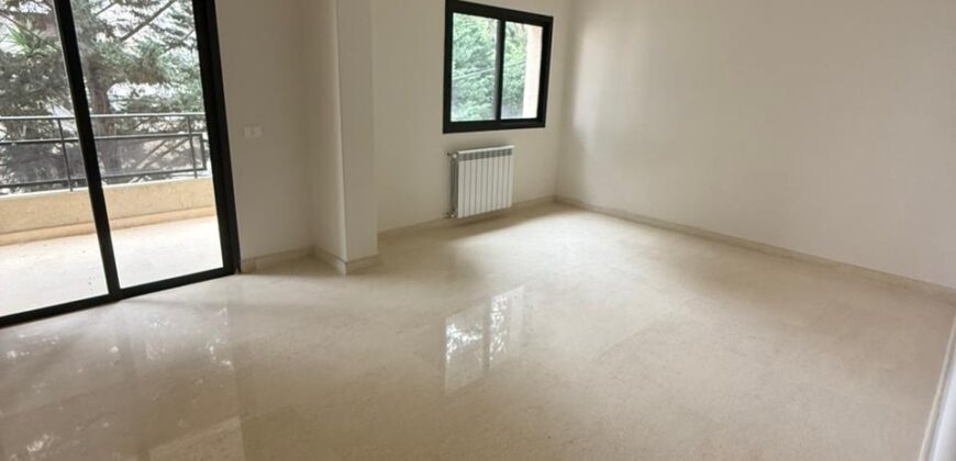 For Sale: Apartment in Ain Najem