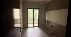 For Sale: Apartment in Ain Najem