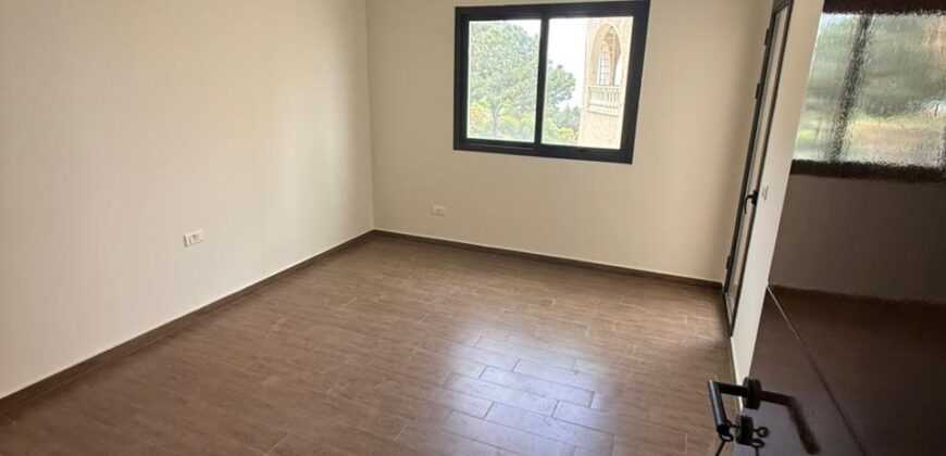 For Sale: Apartment in Ain Najem