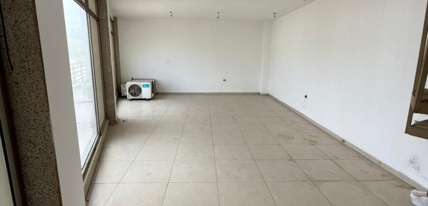 For Sale: Shop in Hazmieh