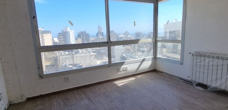 For Sale: Apartment in Achrafieh