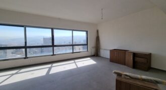 For Sale: Apartment in Achrafieh