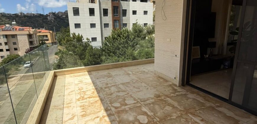 For Sale: Apartment in Mansourieh