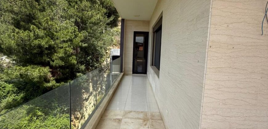 For Sale: Apartment in Mansourieh