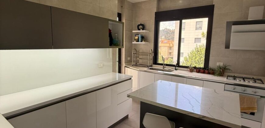 For Sale: Apartment in Mansourieh