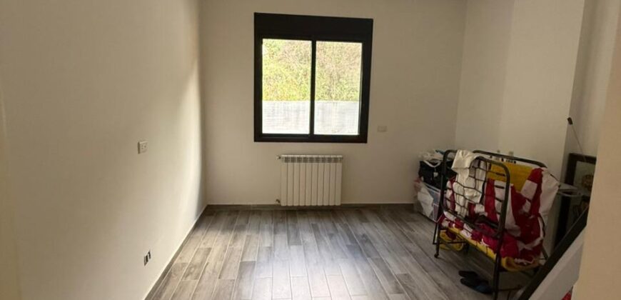 For Sale: Apartment in Mansourieh