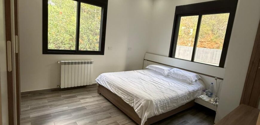 For Sale: Apartment in Mansourieh