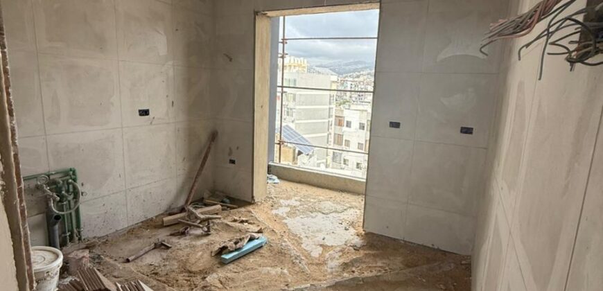 For Sale: Apartment in Dekwaneh