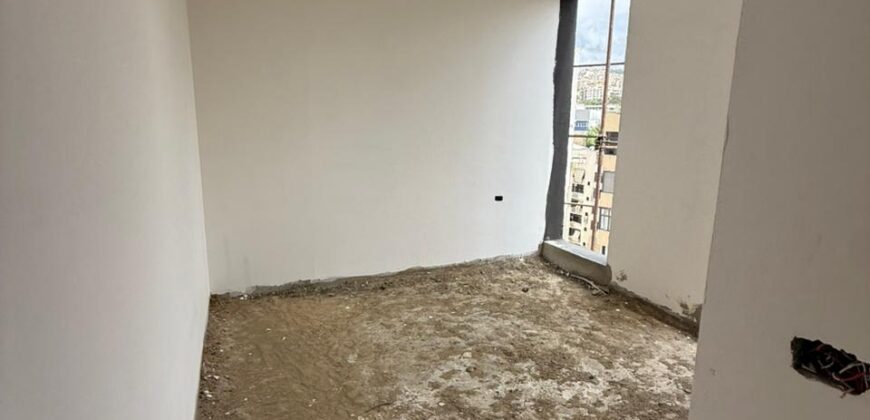 For Sale: Apartment in Dekwaneh
