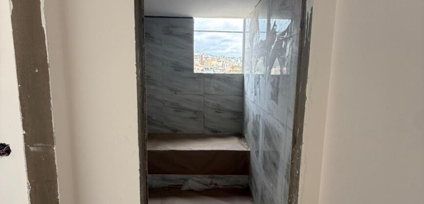 For Sale: Apartment in Dekwaneh