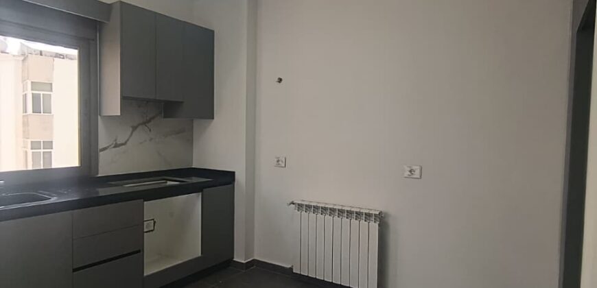 For Sale: Apartment in Bsalim