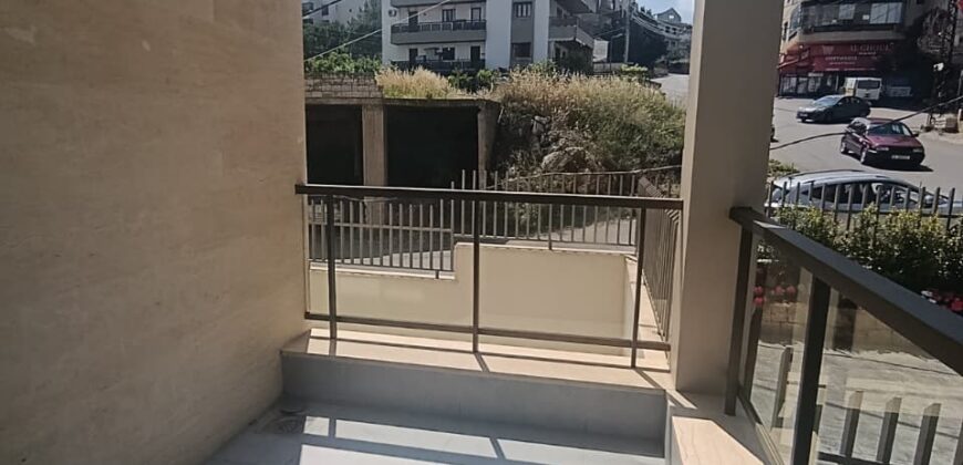 For Sale: Apartment in Bsalim