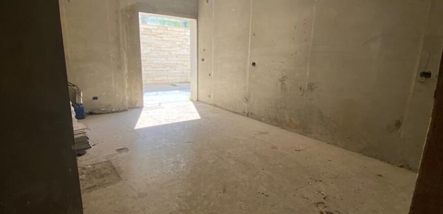 For Sale: Apartment in Mtayleb