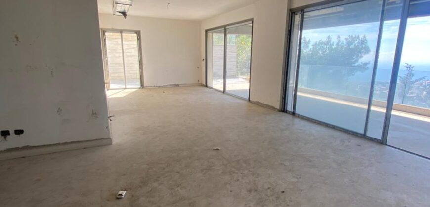 For Sale: Apartment in Mtayleb