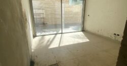 For Sale: Apartment in Mtayleb