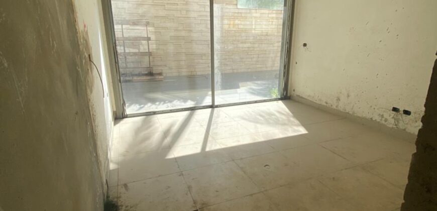 For Sale: Apartment in Mtayleb