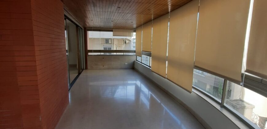 For Sale: Apartment in Achrafieh