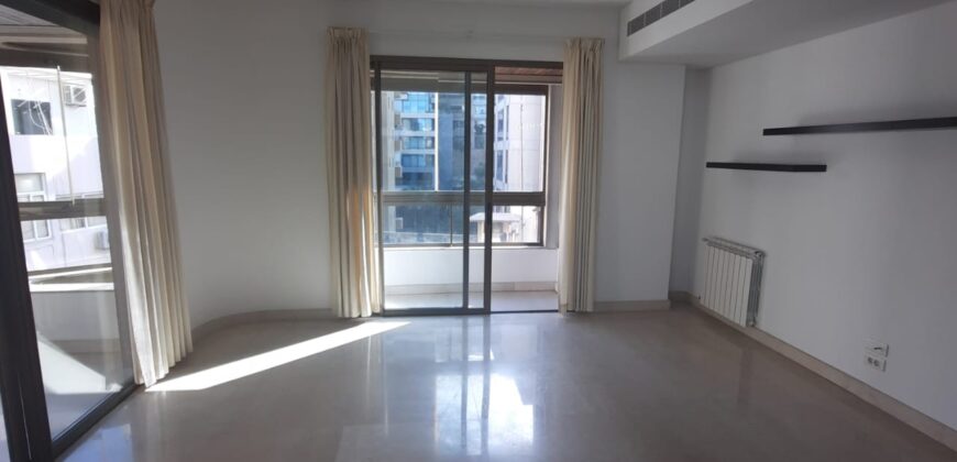 For Sale: Apartment in Achrafieh