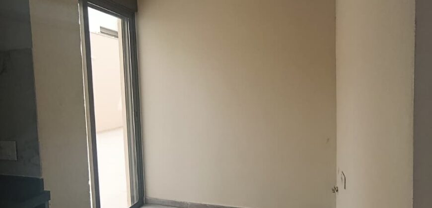 For Sale: Apartment in Bsalim