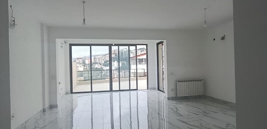 For Sale: Apartment in Bsalim
