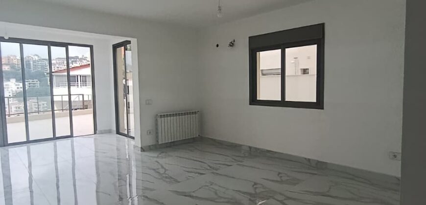 For Sale: Apartment in Bsalim