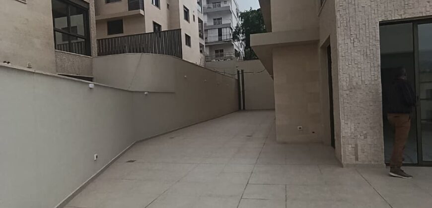 For Sale: Apartment in Bsalim