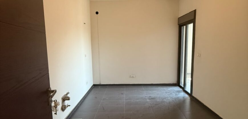 For Sale: Apartment in Jdeideh