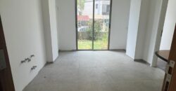 For Sale: Apartment in Ain Saadeh