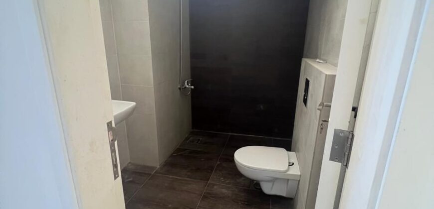 For Sale: Apartment in Ain Saadeh