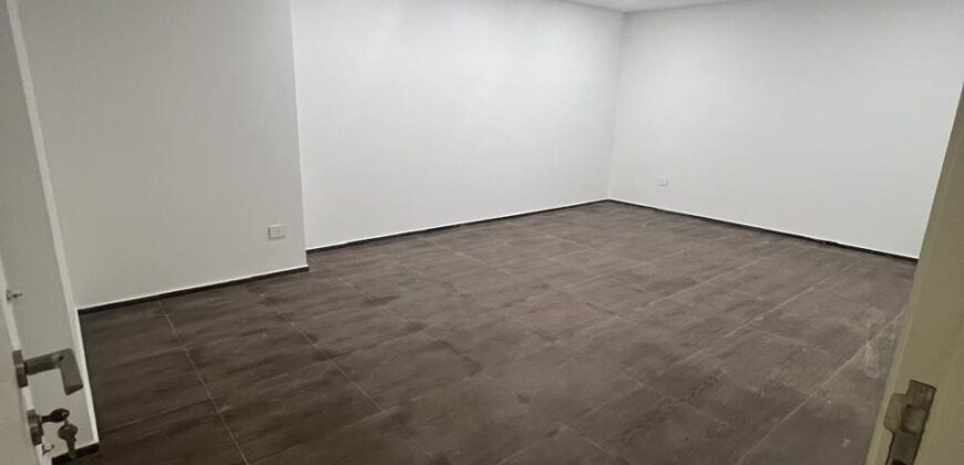 For Sale: Apartment in Ain Saadeh