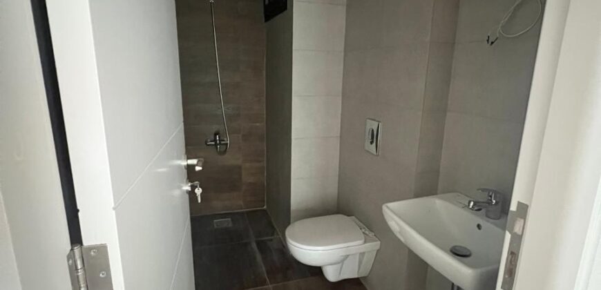 For Sale: Apartment in Ain Saadeh