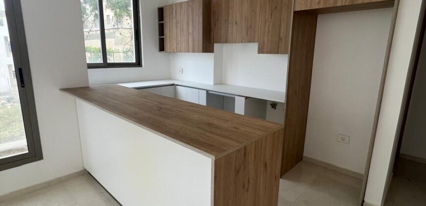 For Sale: Apartment in Ain Saadeh