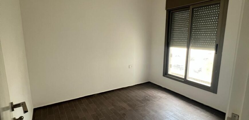 For Sale: Apartment in Ain Saadeh