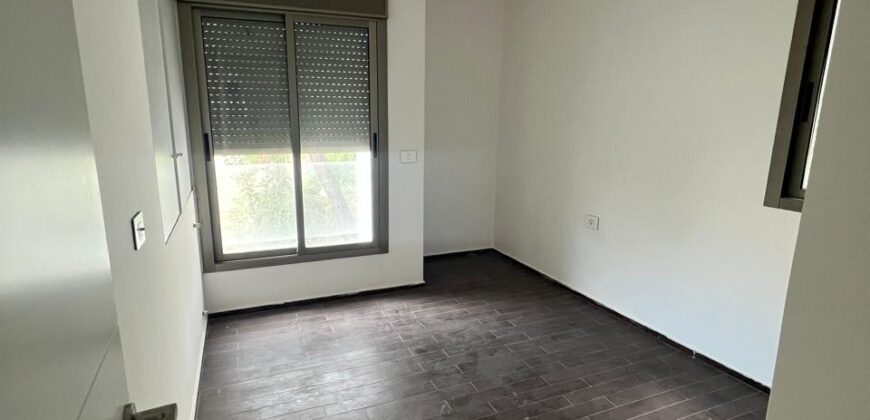 For Sale: Apartment in Ain Saadeh